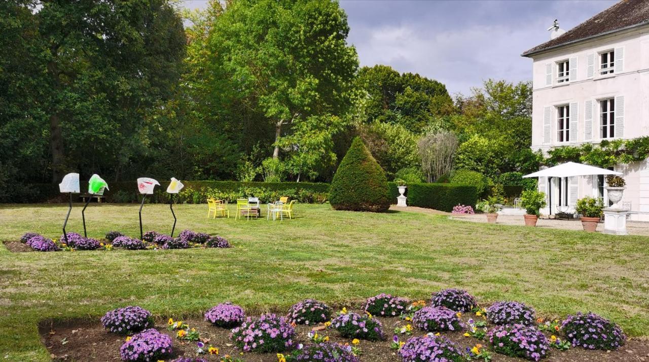 Chateau De Brinville Saint-Sauveur-sur-Ecole 外观 照片