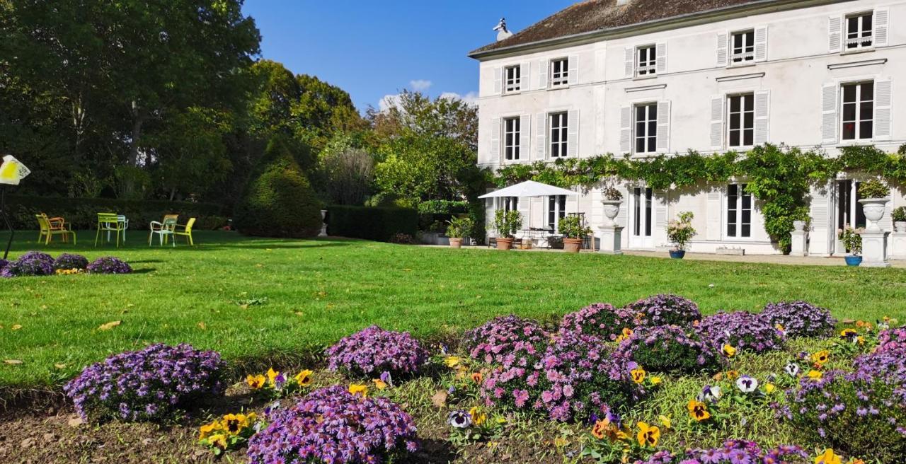 Chateau De Brinville Saint-Sauveur-sur-Ecole 外观 照片