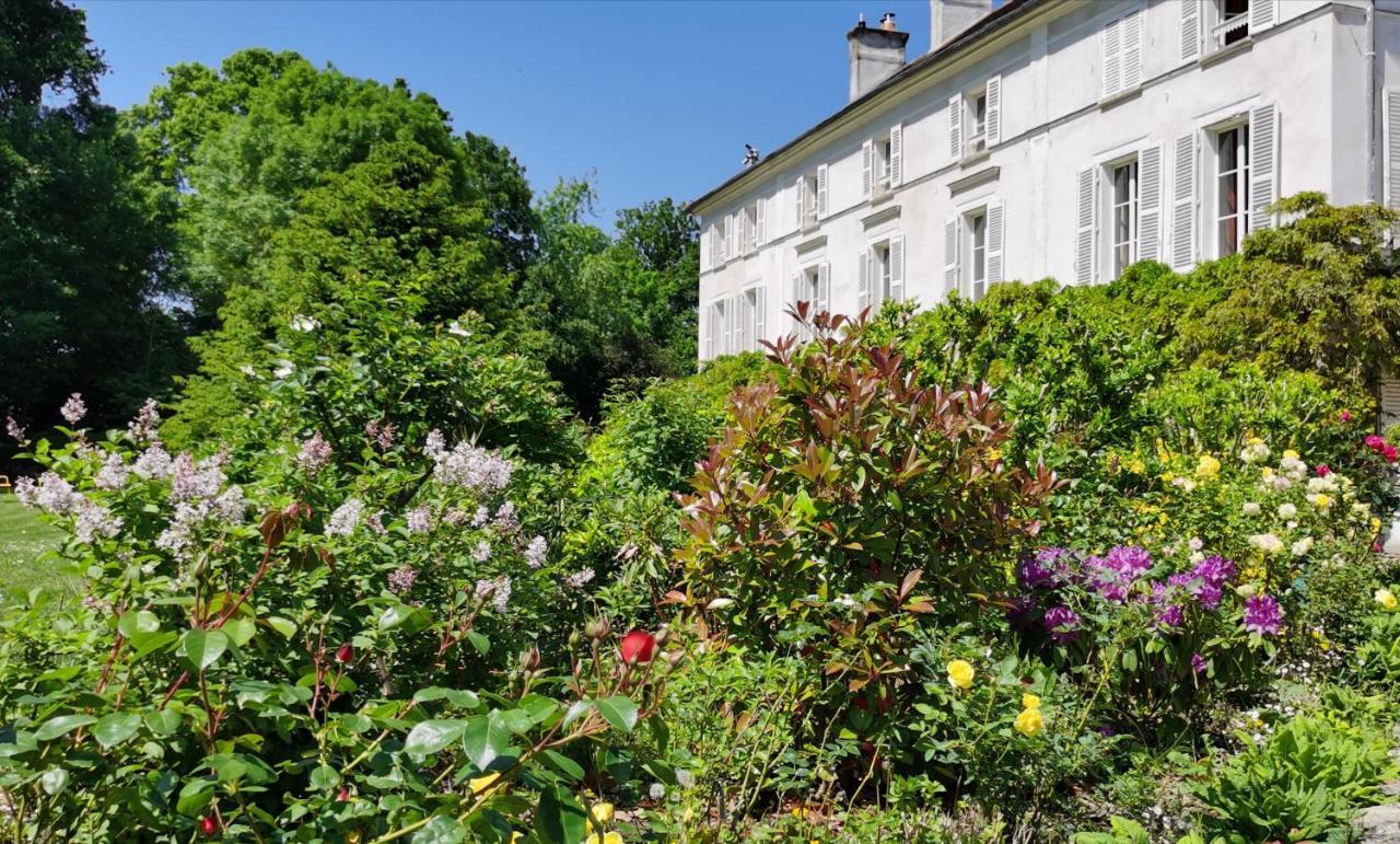 Chateau De Brinville Saint-Sauveur-sur-Ecole 外观 照片